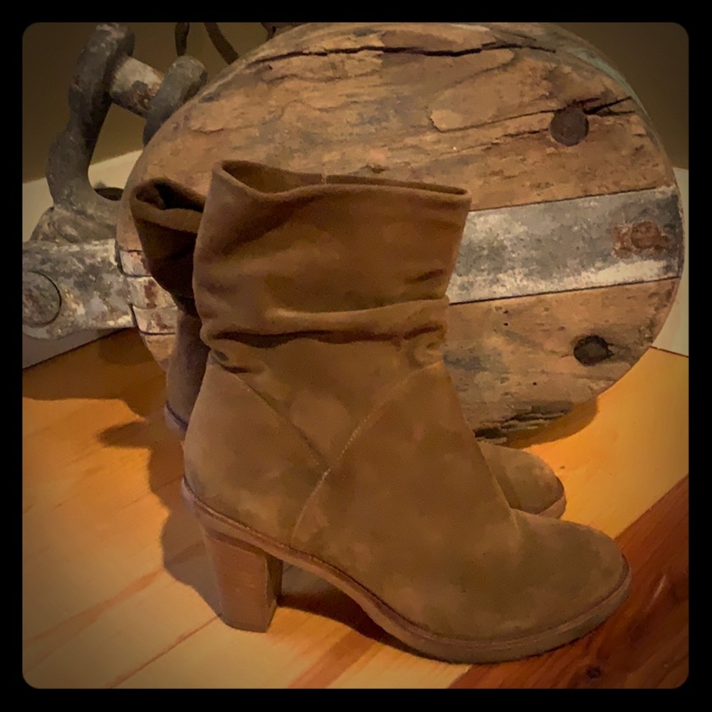 Robert Clergerio boots ankle suede 7.5